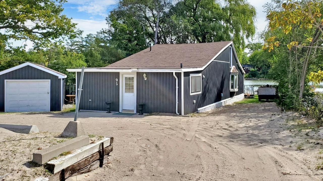 Main Beach River Retreat - Wasaga Beach 1 - Main Strip - 95 Mosley St Eksteriør billede