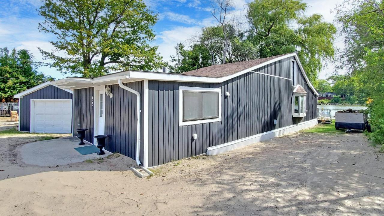Main Beach River Retreat - Wasaga Beach 1 - Main Strip - 95 Mosley St Eksteriør billede